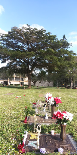 Cemetery «Memorial Plan Miami Memorial Park», reviews and photos, 6200 SW 77th Ave, Miami, FL 33143, USA