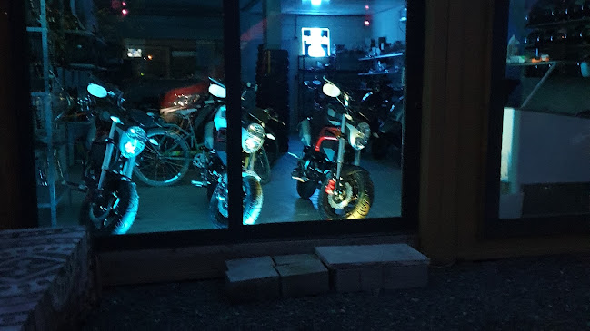 Beoordelingen van DVK Dax en scooters in Brugge - Motorzaak