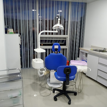 Consultorio de Ortodoncia y Cirugia Oral. Dra Clara Ines Castro. Dr Mauricio Henao