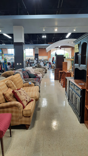 Thrift Store «St. Vincent De Paul Thrift Store», reviews and photos, 13986 Manchester Rd, Ballwin, MO 63011, USA