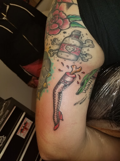 Tattoo Shop «Patriotic Pain Tattoo & Body Piercing», reviews and photos, 5658 William Penn Hwy, Murrysville, PA 15668, USA