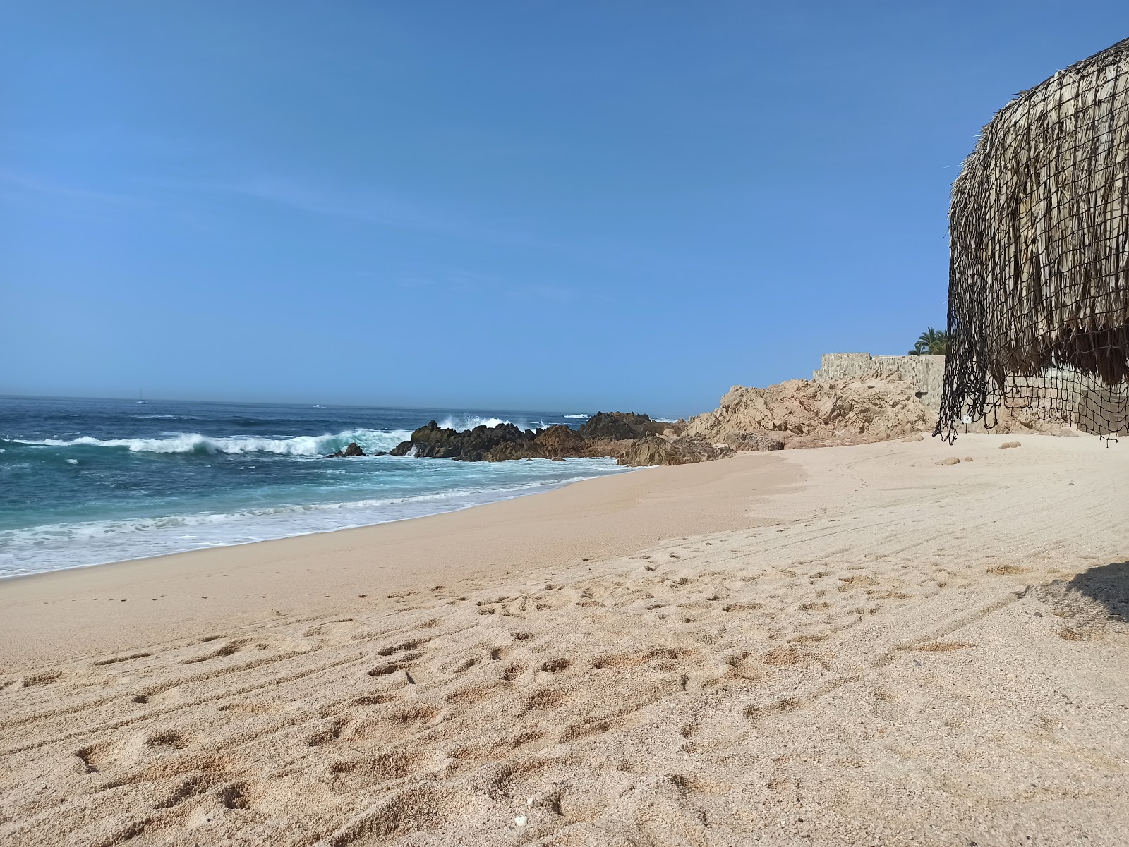 Viudas Beach的照片 带有宽敞的海岸