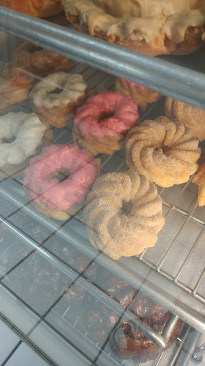 Donut Shop «Miss Donut & Bakery», reviews and photos, 331 N State College Blvd, Fullerton, CA 92831, USA