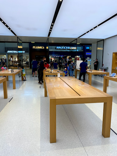 Computer Store «Apple Smith Haven», reviews and photos, 518 Smith Haven Mall, Lake Grove, NY 11755, USA