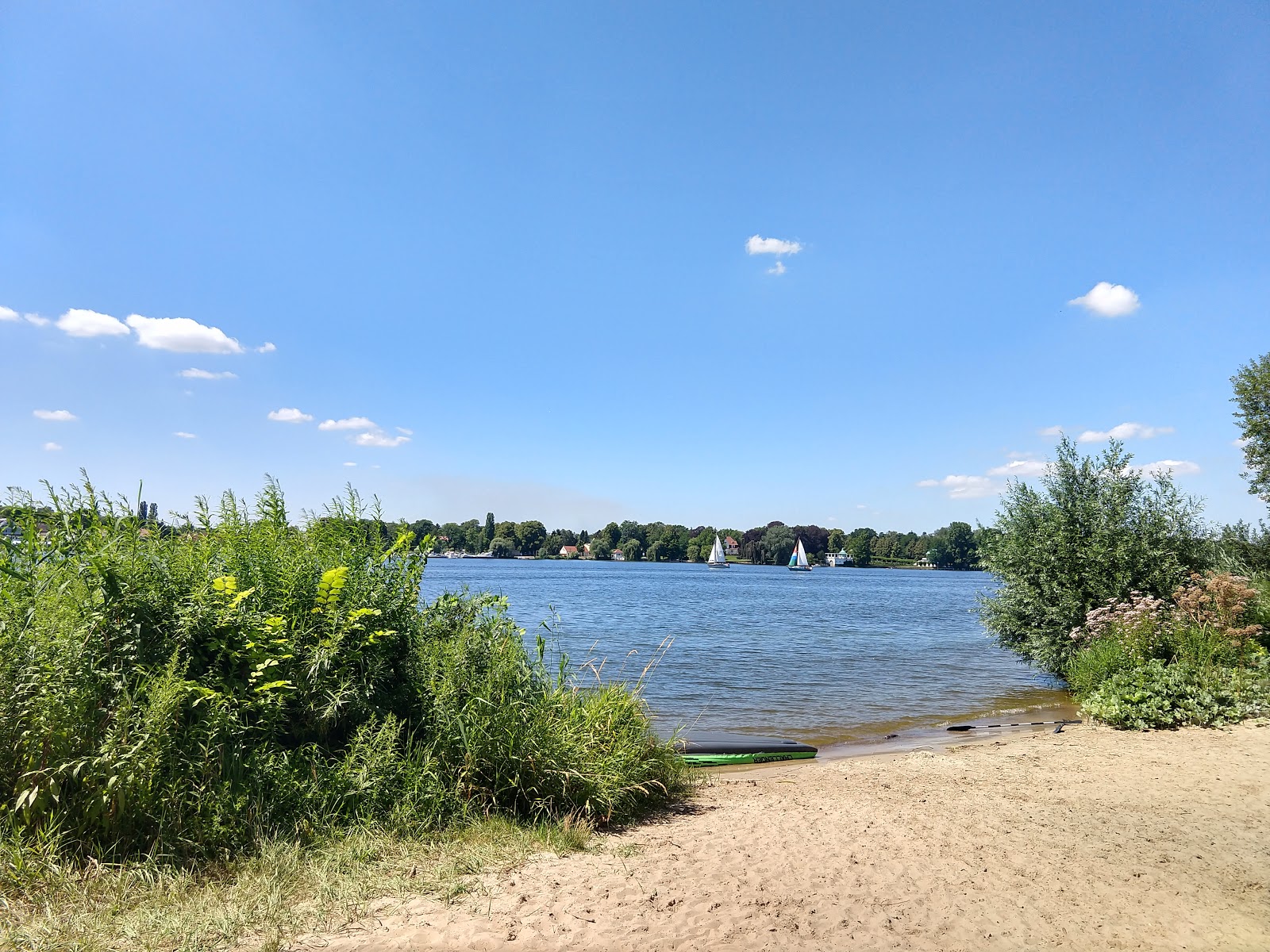 Foto von Badestelle Kuhhorn Strand und die siedlung