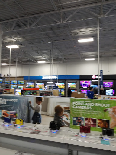 Electronics Store «Best Buy», reviews and photos, 2288 E Williams Field Rd, Gilbert, AZ 85295, USA