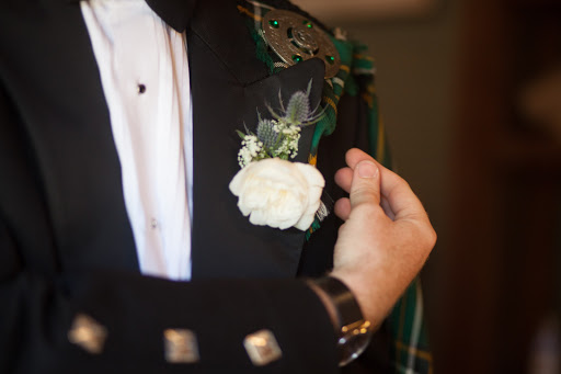 Florist «Dixon Florist & Gift Shop», reviews and photos, 150 E A St, Dixon, CA 95620, USA