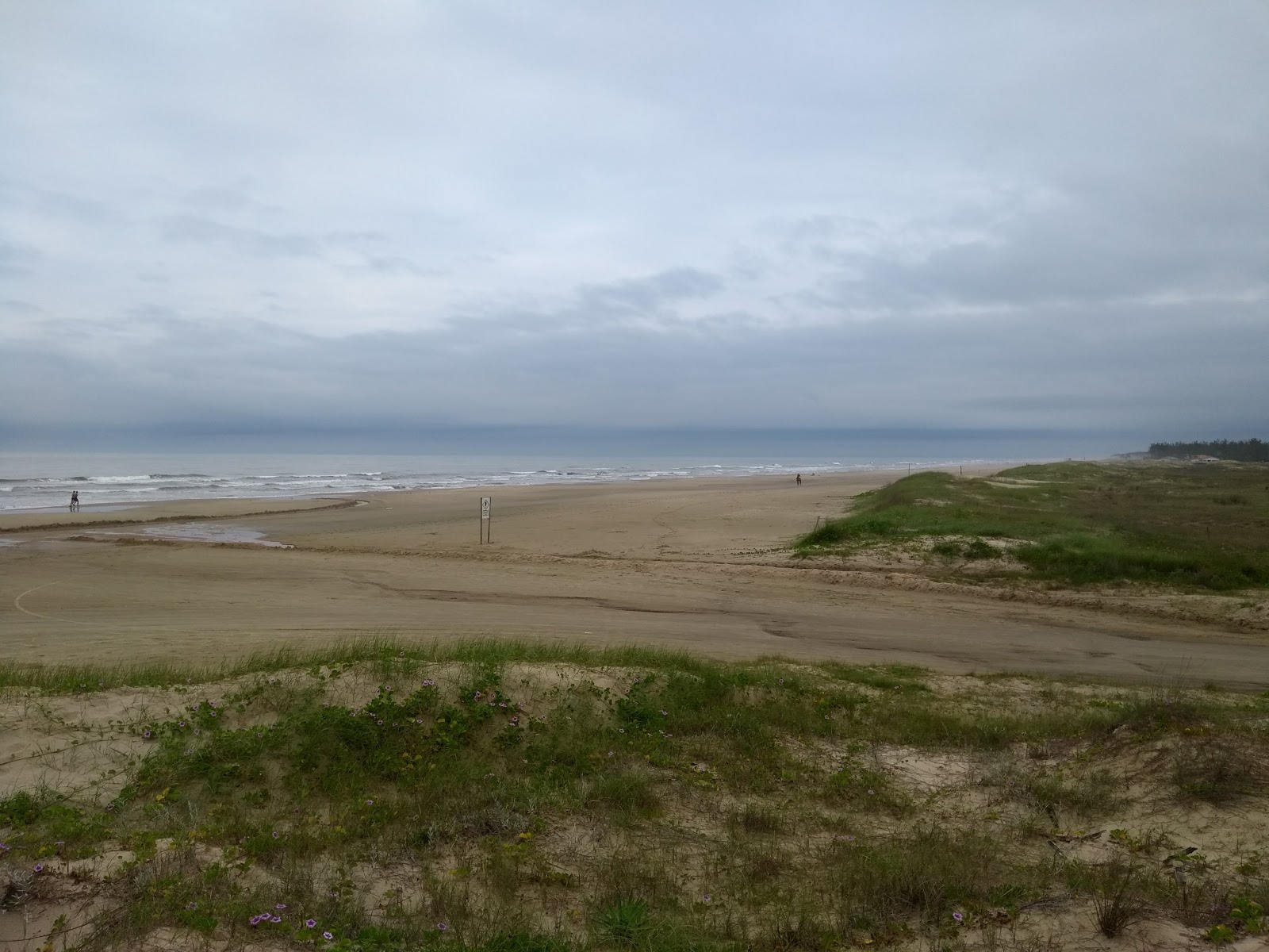 Praia de Golfino'in fotoğrafı - rahatlamayı sevenler arasında popüler bir yer