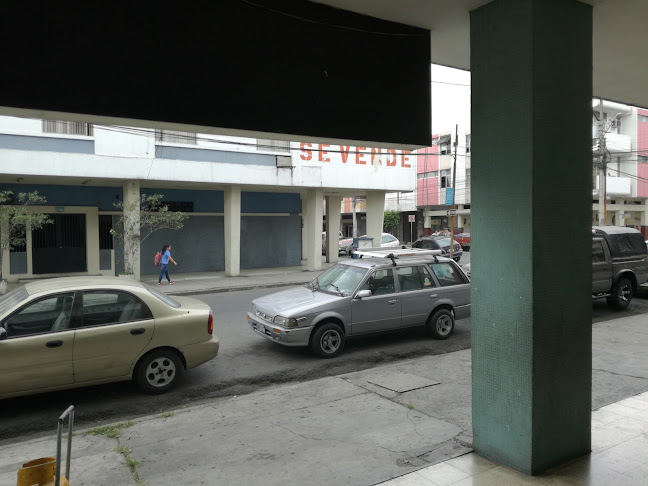 Calle, Luis Urdaneta 1401, Guayaquil 090510, Ecuador