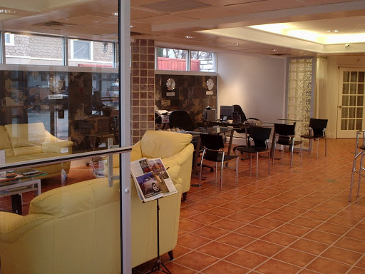 Used Car Dealer «Autobahn», reviews and photos, 1111 Westport Rd, Kansas City, MO 64111, USA