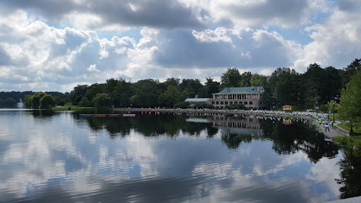 Tourist Attraction «Hoyt Lake», reviews and photos, 199 Lincoln Pkwy, Buffalo, NY 14222, USA