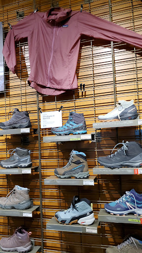 Camping Store «REI», reviews and photos, 7777 Edinger Ave #138, Huntington Beach, CA 92647, USA