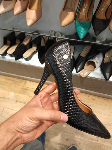 Stores to buy heels Mendoza