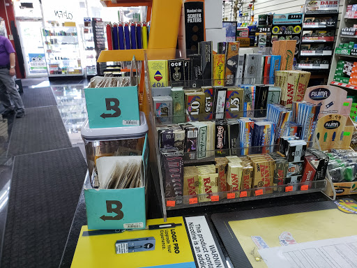 Tobacco Shop «Tobacco Oasis», reviews and photos, 259 Irving Park Rd, Roselle, IL 60172, USA