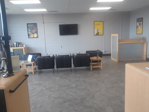 Auto Repair Shop «Meineke Car Care Center», reviews and photos, 220 Crossfield Dr, Versailles, KY 40383, USA