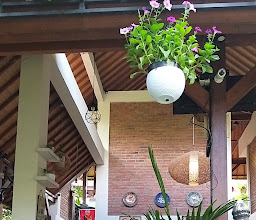 Wa-kung Cafe Ubud photo