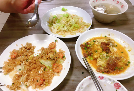 食為先台南牛肉湯、火燒蝦仁飯、炒飯、炒麵小吃店 的照片