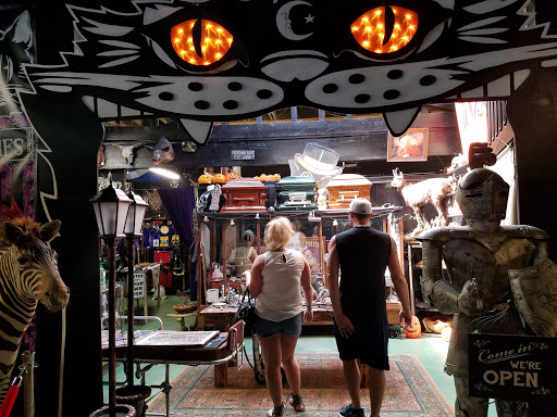 Tattoo Shop «The Rue Morgue Tattoo Gallery», reviews and photos, 198 W Jefferson St, Franklin, IN 46131, USA