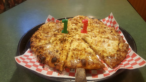 Pizza Restaurant «Round Table Pizza», reviews and photos, 15730 1st Avenue South, Burien, WA 98148, USA