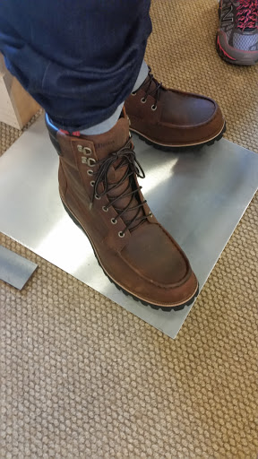 Clothing Store «L.L. Bean», reviews and photos, 340 Legacy Pl, Dedham, MA 02026, USA