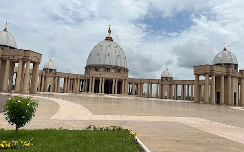The Basilica of Our Lady of Peace of Yamoussoukro image