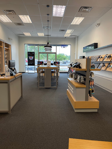 Cell Phone Store «Verizon Authorized Retailer - Wireless Zone», reviews and photos, 25031 Riding Plaza, South Riding, VA 20152, USA