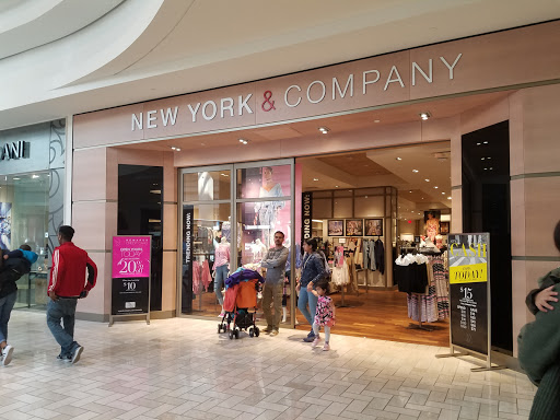 New York & Company, 7963L Tysons Corner Center, McLean, VA 22102, USA, 