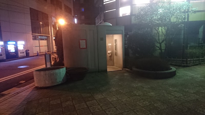 内神田尾嶋公園 多機能トイレ