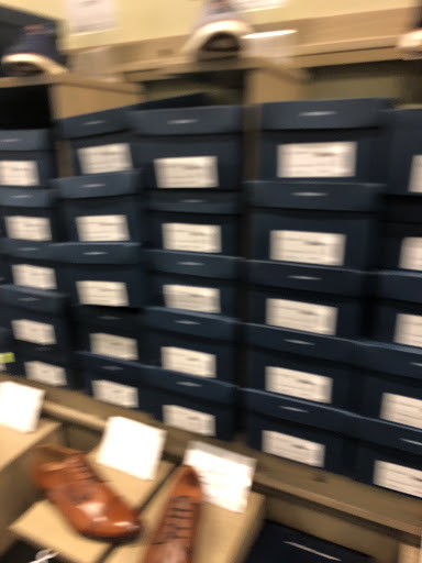 Shoe Store «DSW Designer Shoe Warehouse», reviews and photos, 8389 Leesburg Pike, Vienna, VA 22182, USA