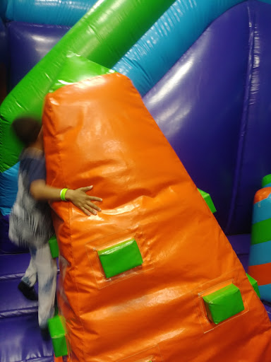 Amusement Center «Bounce Milwaukee», reviews and photos, 2801 S 5th Ct, Milwaukee, WI 53207, USA