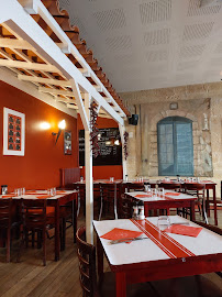 Atmosphère du Restaurant basque RESTAURANT L ESPELETTE à Reims - n°9