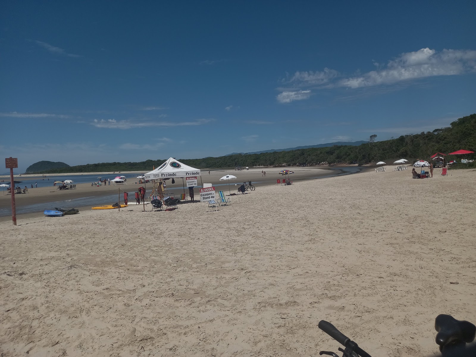 Fotografie cu Plaża Rio Itaguare cu golful spațios