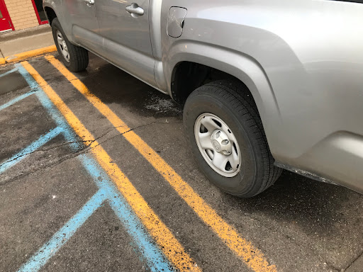 Tire Shop «Discount Tire Store - Livonia, MI», reviews and photos, 18975 Middlebelt Rd, Livonia, MI 48152, USA