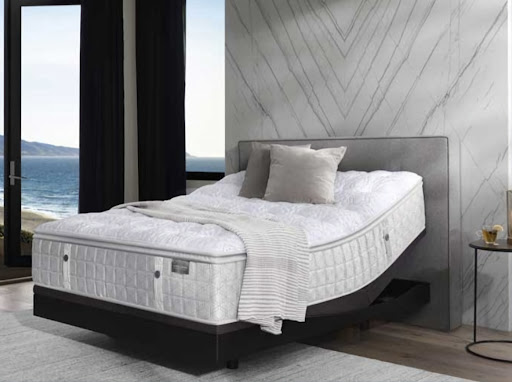 Furniture Store «Raymour & Flanigan Furniture and Mattress Store», reviews and photos, 9 Cabot Blvd E, Langhorne, PA 19047, USA