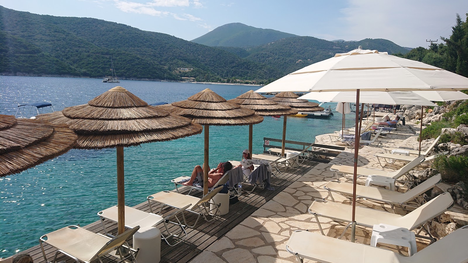 Foto von San Nicolas Resort Hotel Beach mit betonierte fläche Oberfläche