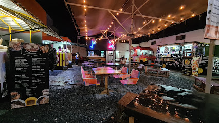 SANTA STREET FOOD PARK