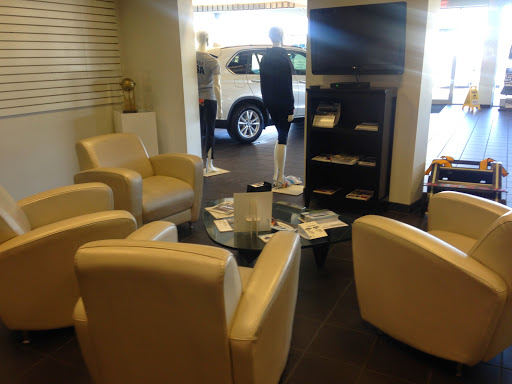 Car Dealer «Dubuque Auto Plaza», reviews and photos, 600 Century Dr, Dubuque, IA 52002, USA