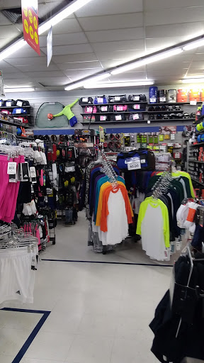 Sporting Goods Store «Big 5 Sporting Goods - Fresno», reviews and photos, 5488 N Blackstone Ave, Fresno, CA 93710, USA