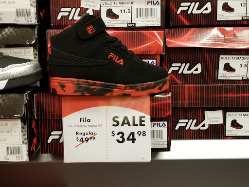 Shoe Store «Shoe Carnival», reviews and photos, 740 Ernest W Barrett Pkwy NW, Kennesaw, GA 30144, USA