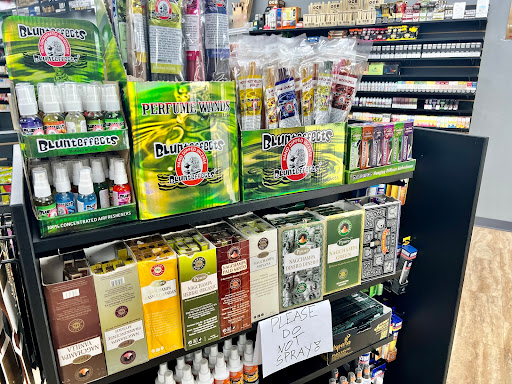 Tobacco Shop «Smoke Hut Smoke Shop», reviews and photos, 11902 Blue Ridge Boulevard g, Grandview, MO 64030, USA