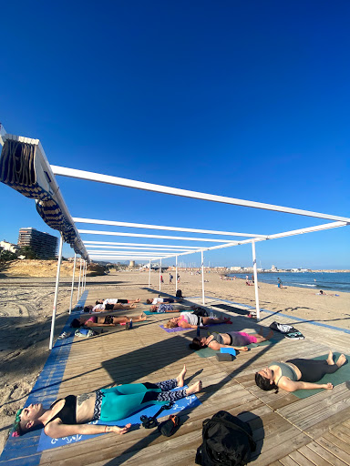 Yoga on the beach with Lucia en El Campello, Alicante