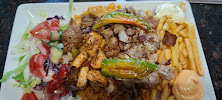 Plats et boissons du Restaurant turc IZMIR - Kebab, Burgers & Tacos à La Queue-lez-Yvelines - n°1
