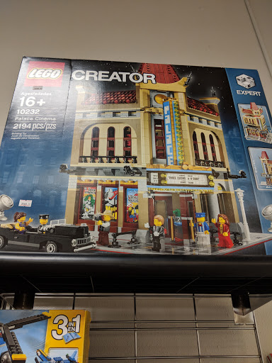 Toy Store «Bricks & Minifigs Portland», reviews and photos, 3040 NE Sandy Blvd, Portland, OR 97232, USA