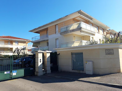 Les jardins d' Antibes: Appartement dans résidence avec piscine proche plage, Marineland, Port, Fort Carré, Côte d'Azur à Antibes