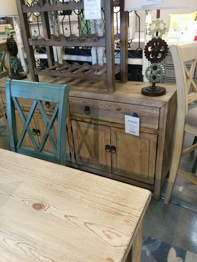 Furniture Store «Ashley Furniture HomeStore», reviews and photos, 2028 N Tomahawk Island Dr, Portland, OR 97217, USA