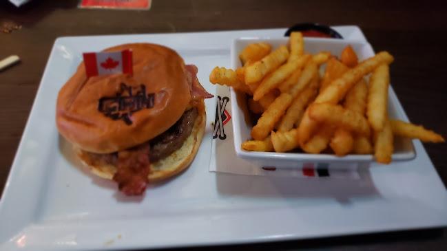 The Canadian Brewhouse (Calgary Township) - Restaurant