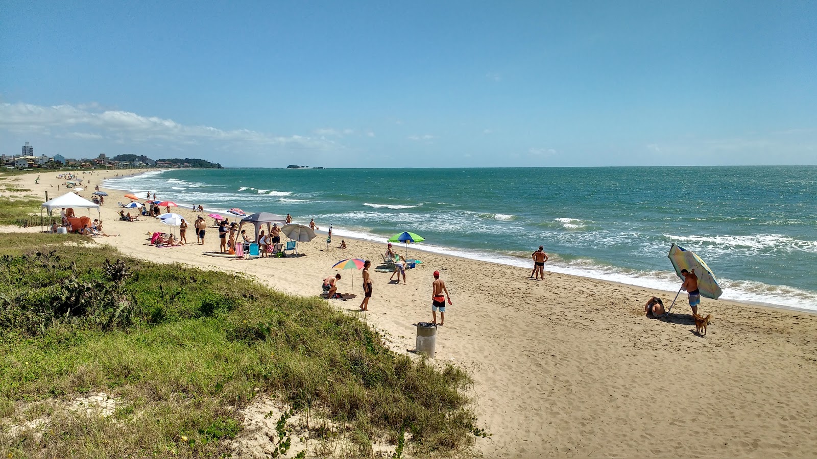 Foto von Picarras Strand mit beiger sand Oberfläche