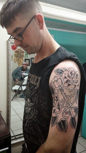 Tattoo Shop «Kingpin Tattoo», reviews and photos, 208 W Veterans Memorial Blvd, Harker Heights, TX 76548, USA