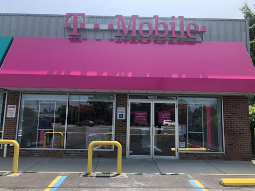 T-Mobile, 1050 Sunrise Hwy, Massapequa, NY 11758, USA, 