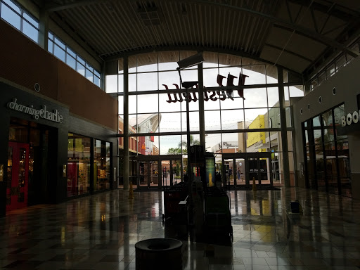 Computer Store «Apple Brandon», reviews and photos, 459 Brandon Town Center Dr, Brandon, FL 33511, USA